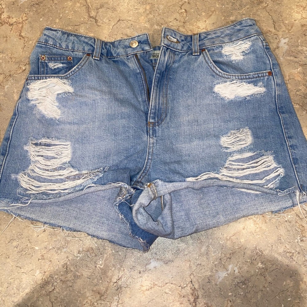 Topshop Distressed Mom Jean Shorts!